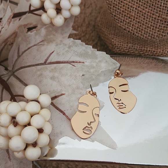 Art Portrait Face Feminist Drop Earring - Picture 4 of 6